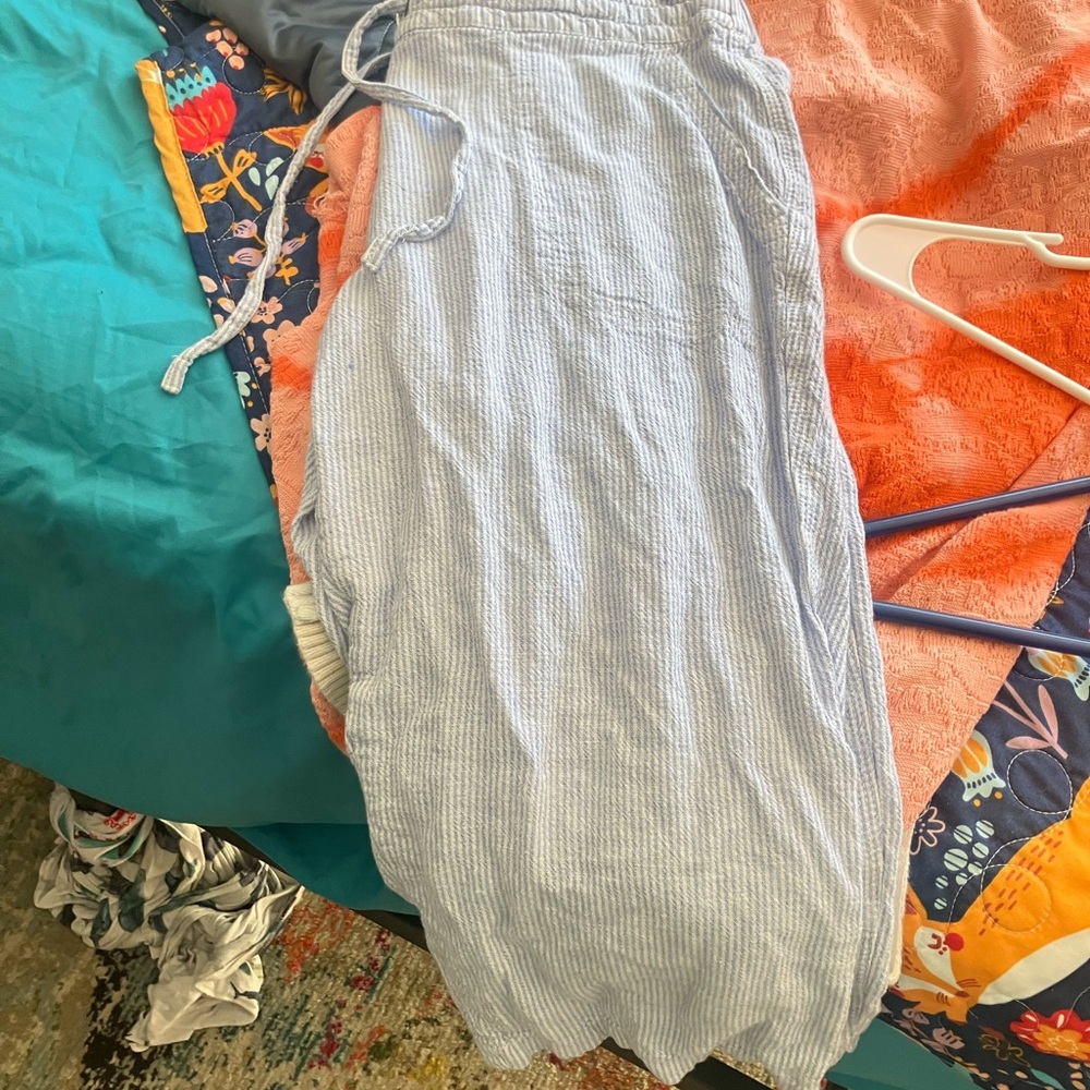 croft & barrow Light Blue Striped Capris - Picture 4 of 6